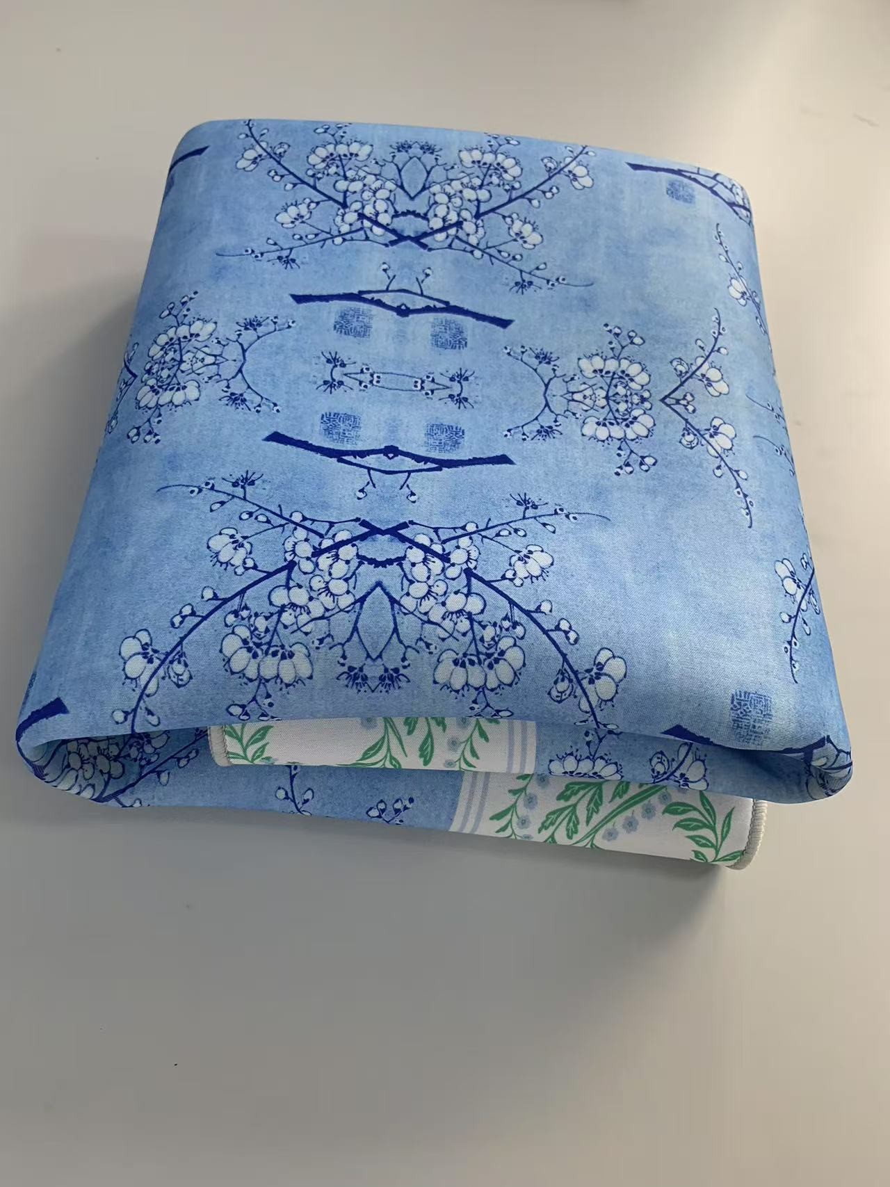 游戲桌墊那種好，橡膠雙面布印刷定制